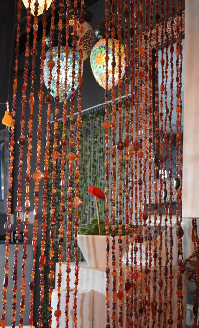 Glaskralengordijn Oosters (rode Glaskralen) 2 Glaskralengordijn Oosters (rode Glaskralen) - Afbeelding 2